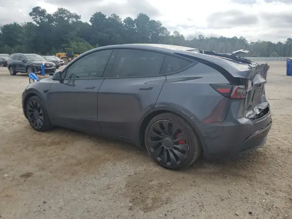 7SAYGDEFXPF840501 2023 TESLA MODEL Y - Image 2