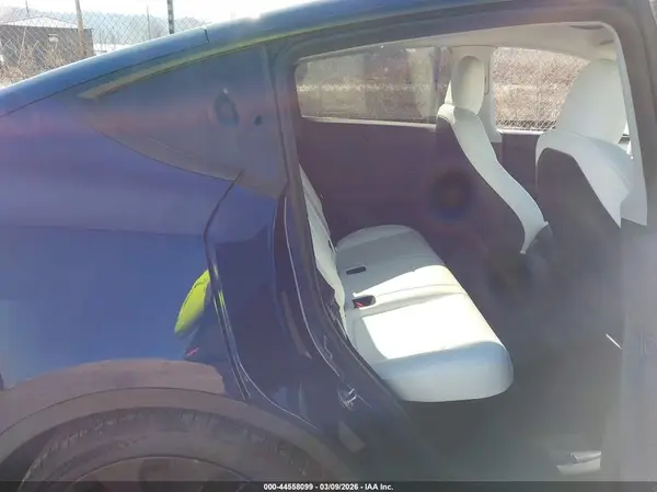 7SAYGDEFXPF870940 2023 TESLA MODEL Y - Image 8