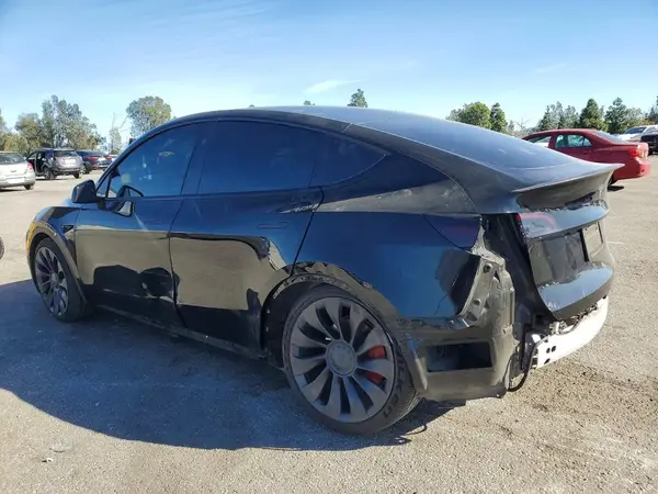7SAYGDEFXPF877208 2023 TESLA MODEL Y - Image 2