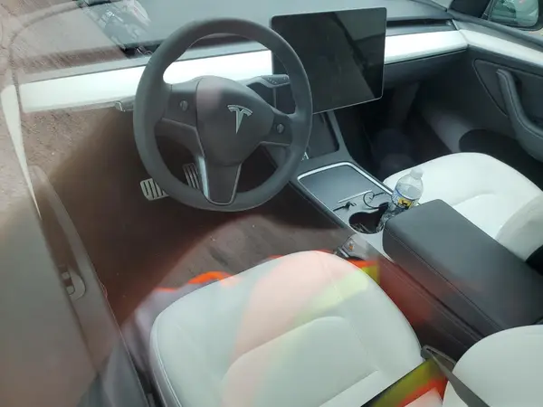 7SAYGDEFXPF887933 2023 TESLA MODEL Y - Image 8