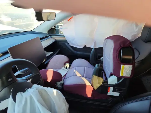 7SAYGDEFXPF895157 2023 TESLA MODEL Y - Image 8