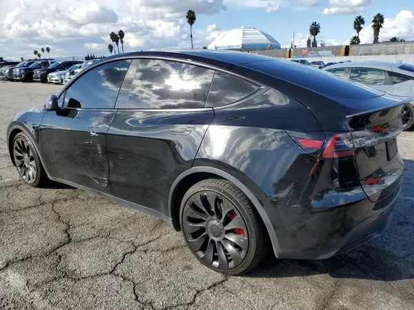 7SAYGDEFXPF897149 2023 TESLA MODEL Y - Image 2