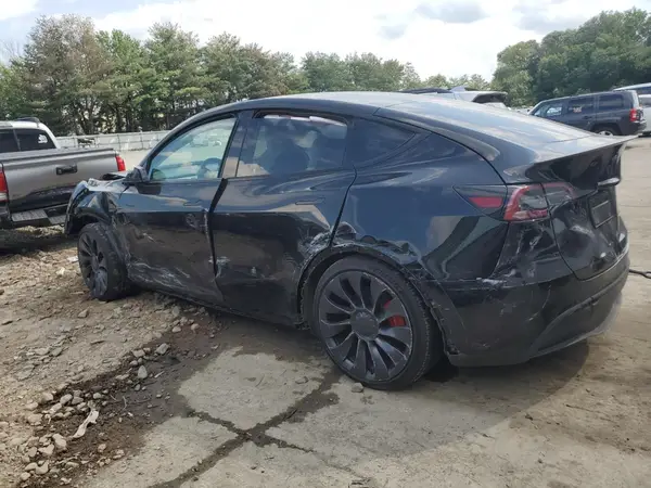 7SAYGDEFXPF902589 2023 TESLA MODEL Y - Image 2