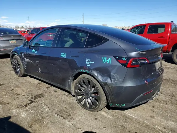 7SAYGDEFXPF903838 2023 TESLA MODEL Y - Image 2