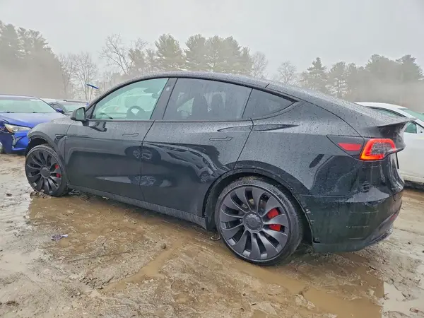 7SAYGDEFXPF920817 2023 TESLA MODEL Y - Image 2