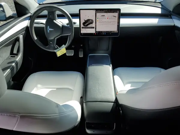 7SAYGDEFXPF935544 2023 TESLA MODEL Y - Image 8