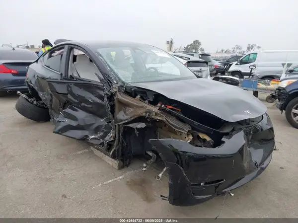 7SAYGDEFXPF945412 2023 TESLA MODEL Y - Image 1