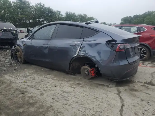 7SAYGDEFXPF947242 2023 TESLA MODEL Y - Image 2