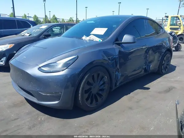 7SAYGDEFXPF965725 2023 TESLA MODEL Y - Image 2