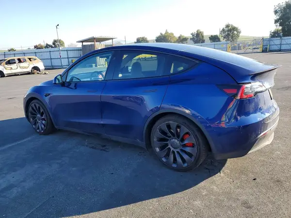 7SAYGDEFXPF977521 2023 TESLA MODEL Y - Image 2
