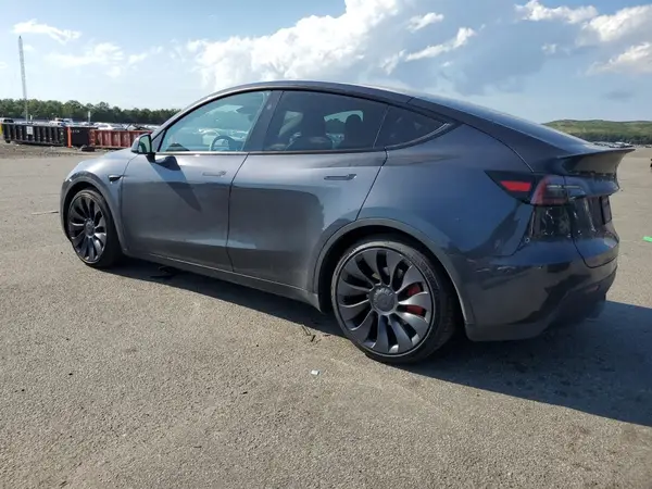 7SAYGDEFXRA263288 2024 TESLA MODEL Y - Image 2