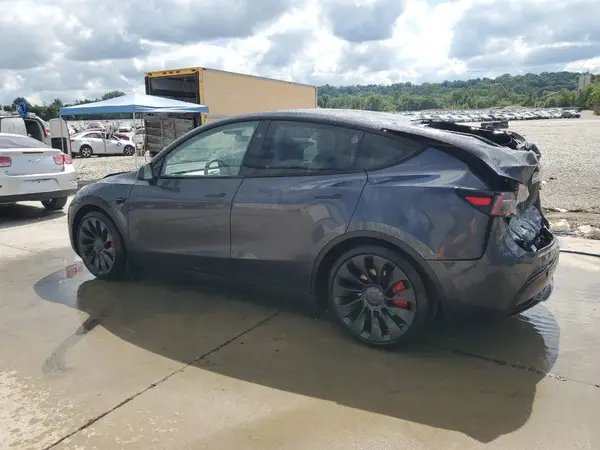 7SAYGDEFXRA279555 2024 TESLA MODEL Y - Image 2