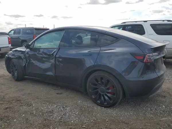 7SAYGDEFXRA283041 2024 TESLA MODEL Y - Image 2