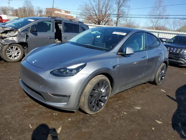 7SAYGDEFXRA300503 2024 TESLA MODEL Y - Image 1