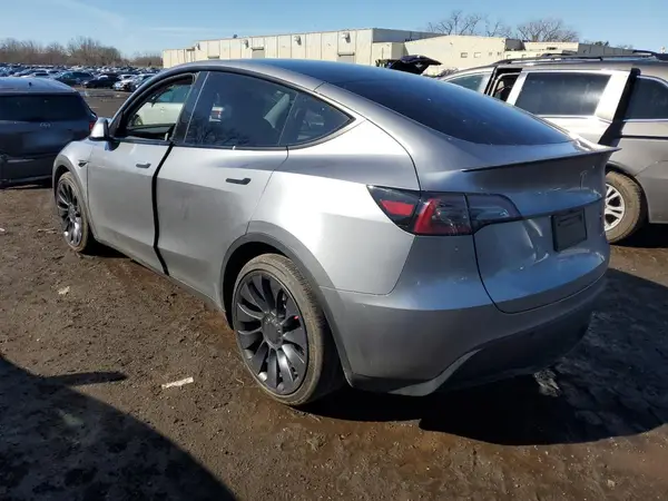 7SAYGDEFXRA300503 2024 TESLA MODEL Y - Image 2
