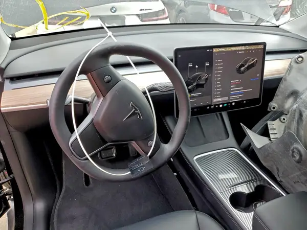 7SAYGDEFXRA322355 2024 TESLA MODEL Y - Image 8