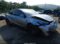 7SAYGDEFXRA325157 2024 TESLA MODEL Y