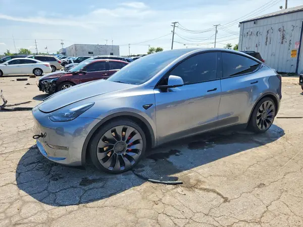 7SAYGDEFXRA330214 2024 TESLA MODEL Y - Image 1