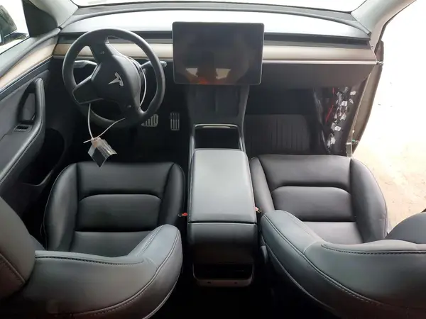 7SAYGDEFXRF022544 2024 TESLA MODEL Y - Image 8