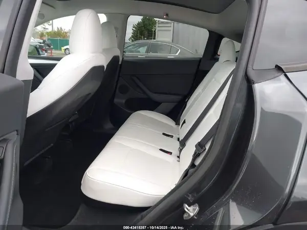 7SAYGDEFXRF022852 2024 TESLA MODEL Y - Image 8