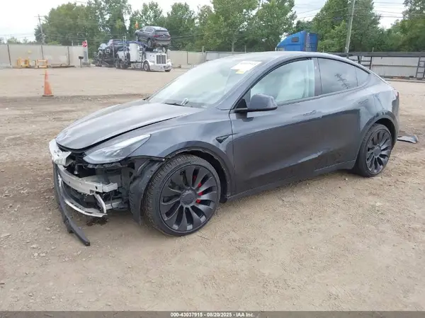 7SAYGDEFXRF022897 2024 TESLA MODEL Y - Image 2