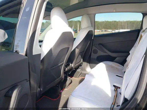 7SAYGDEFXRF024049 2024 TESLA MODEL Y - Image 8