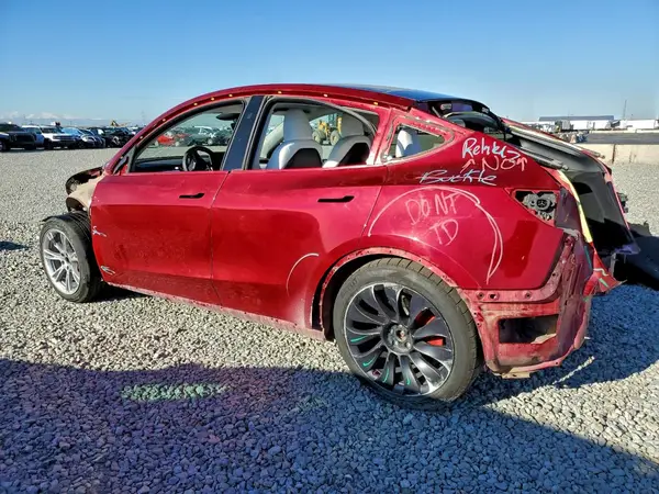 7SAYGDEFXRF042535 2024 TESLA MODEL Y - Image 2