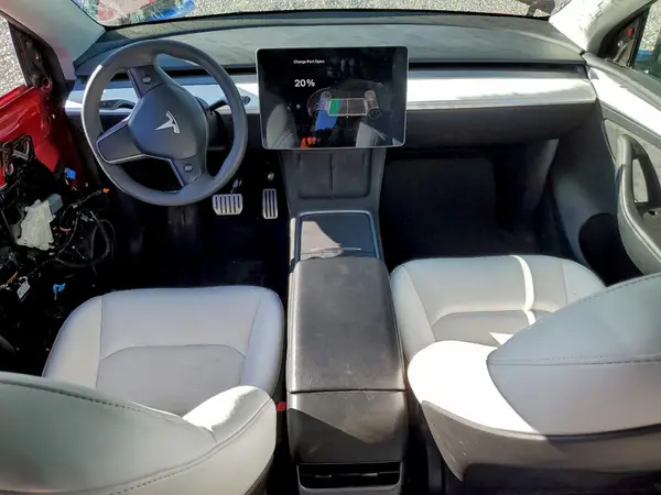 7SAYGDEFXRF042535 2024 TESLA MODEL Y - Image 8