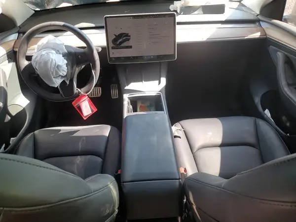 7SAYGDEFXRF045726 2024 TESLA MODEL Y - Image 8