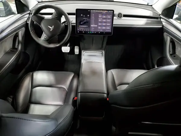 7SAYGDEFXRF057083 2024 TESLA MODEL Y - Image 8