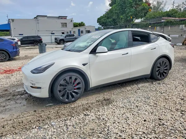 7SAYGDEFXRF061084 2024 TESLA MODEL Y - Image 1