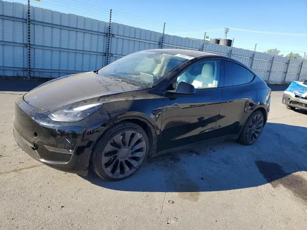 7SAYGDEFXRF064857 2024 TESLA MODEL Y - Image 1