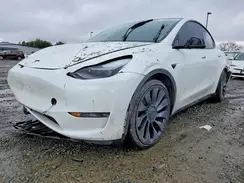 7SAYGDEFXRF072263 2024 TESLA MODEL Y