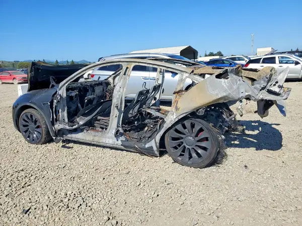 7SAYGDEFXRF080346 2024 TESLA MODEL Y - Image 2