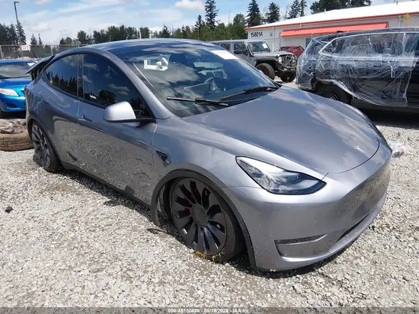 7SAYGDEFXRF157555 2024 TESLA MODEL Y - Image 1