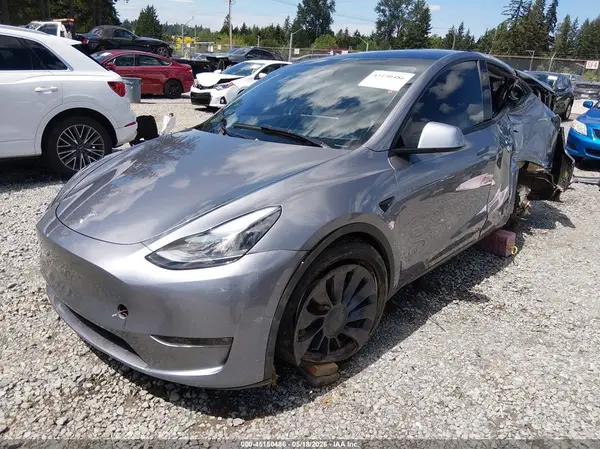 7SAYGDEFXRF157555 2024 TESLA MODEL Y - Image 2