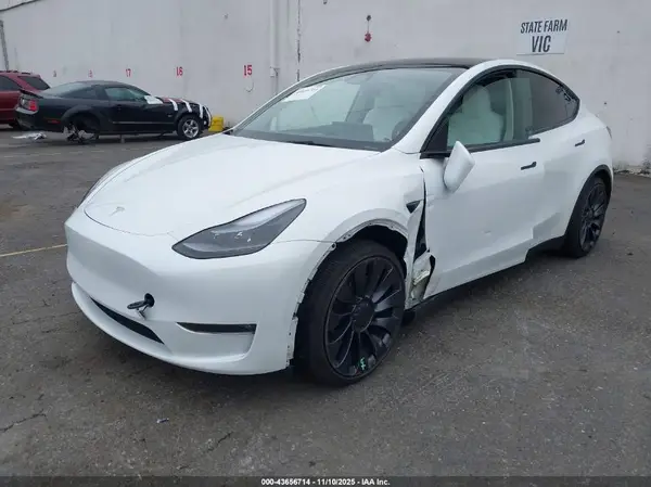 7SAYGDEFXRF161301 2024 TESLA MODEL Y - Image 2