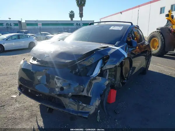 7SAYGDEFXRF161489 2024 TESLA MODEL Y - Image 2