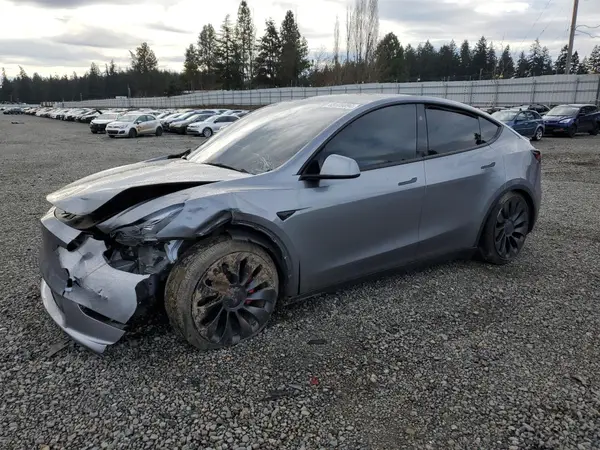 7SAYGDEFXRF170015 2024 TESLA MODEL Y - Image 1