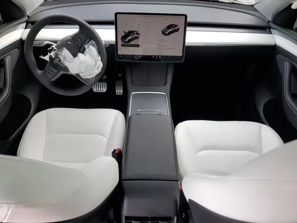 7SAYGDEFXRF170015 2024 TESLA MODEL Y - Image 8