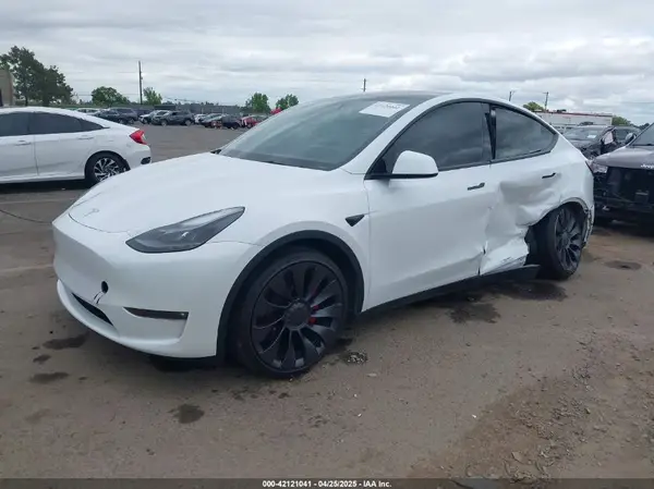 7SAYGDEFXRF170662 2024 TESLA MODEL Y - Image 2