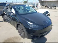7SAYGDEFXRF196016 2024 TESLA MODEL Y