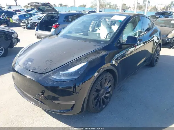 7SAYGDEFXRF196016 2024 TESLA MODEL Y - Image 2