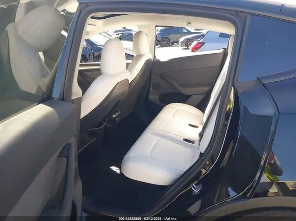 7SAYGDEFXRF196016 2024 TESLA MODEL Y - Image 8