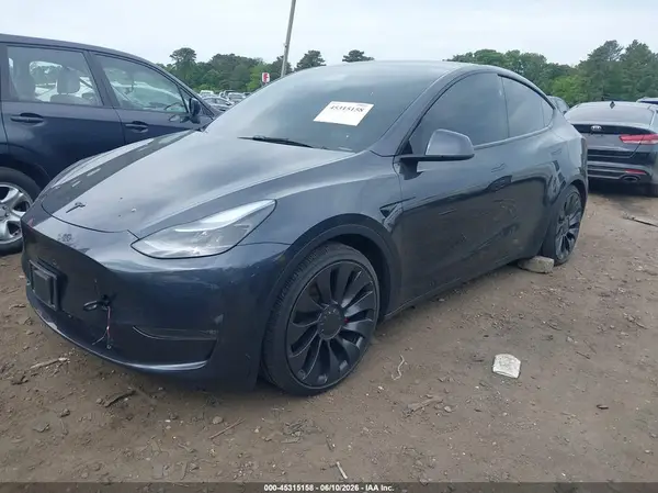 7SAYGDEFXSA338075 2025 TESLA MODEL Y - Image 2