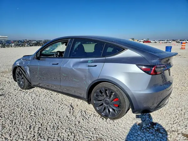 7SAYGDEFXSA340702 2025 TESLA MODEL Y - Image 2