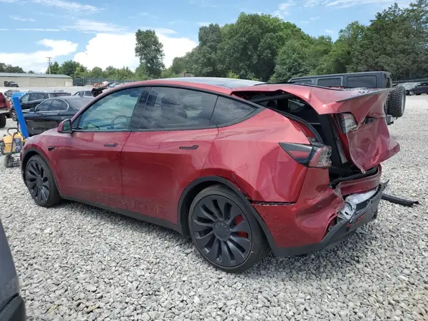 7SAYGDEFXSA344359 2025 TESLA MODEL Y - Image 2
