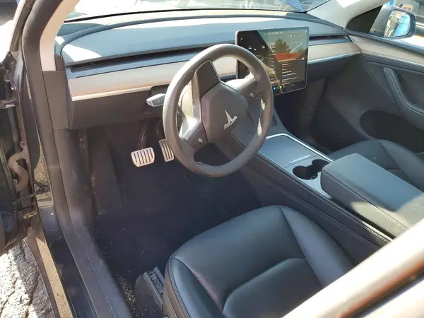 7SAYGDEFXSA344703 2025 TESLA MODEL Y - Image 8