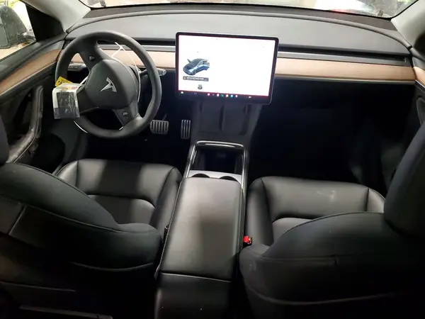 7SAYGDEFXSA352767 2025 TESLA MODEL Y - Image 8
