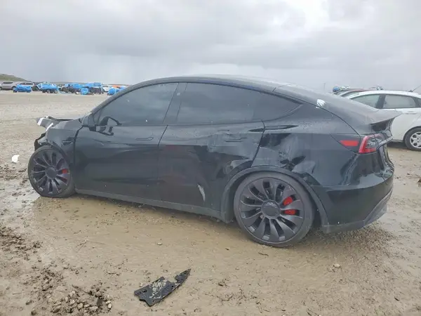7SAYGDEFXSA356107 2025 TESLA MODEL Y - Image 2